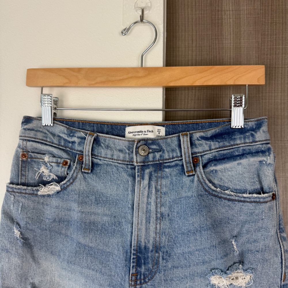 Abercrombie & Fitch High Rise 4" Denim Shorts Distressed Raw Hem Size 4 - Picture 3 of 9